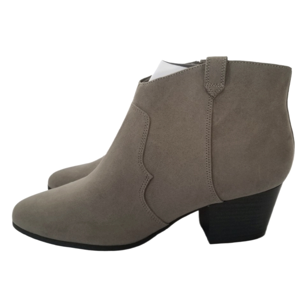 NWT Women Lt Olive Green Block Heel Faux Suede Western Accent  Ankle Boots 11